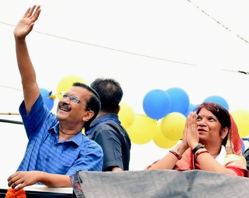 kejriwal with rani agrawal singrauli